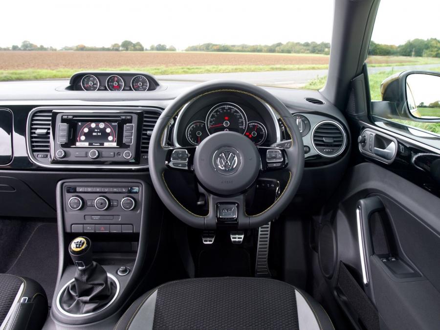  Volkswagen Beetle GSR 2013 года  (UK) (фото 7 из 9)